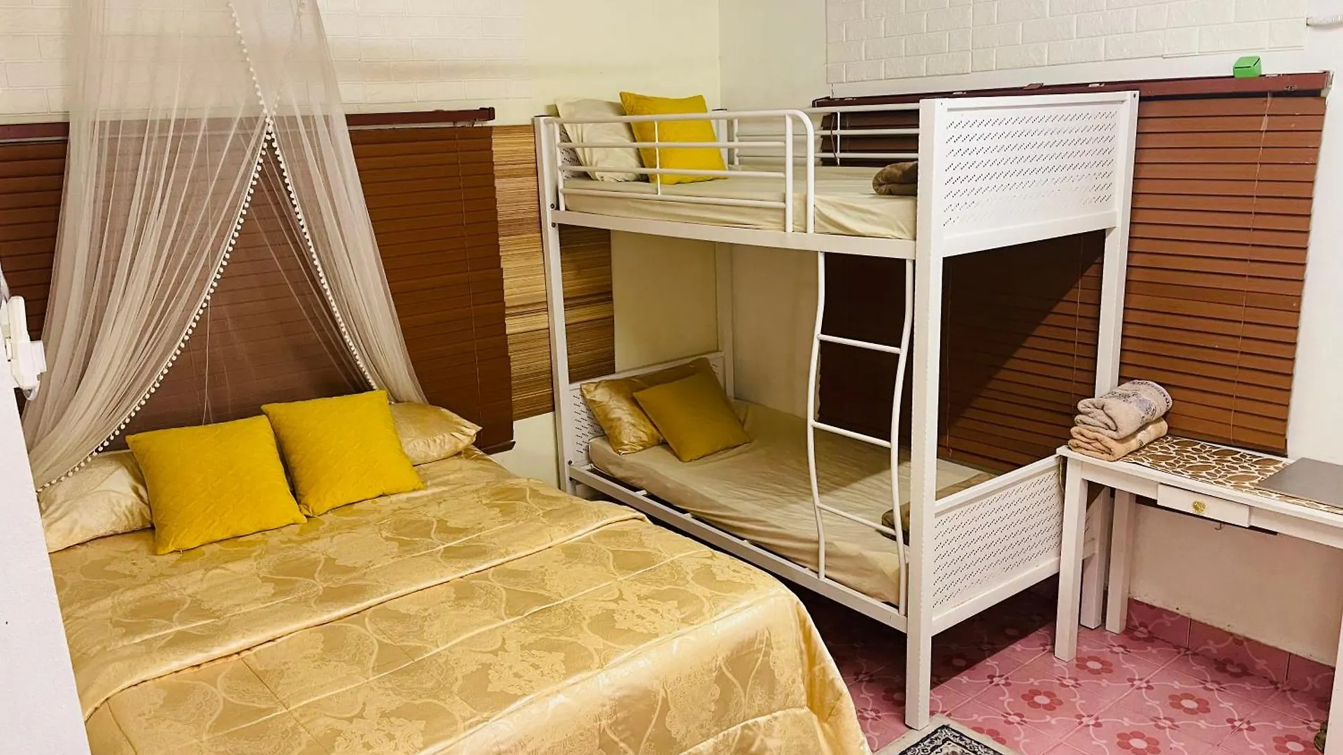 Dar Yasmine Motel 珍南海滩 0*,  马来西亚
