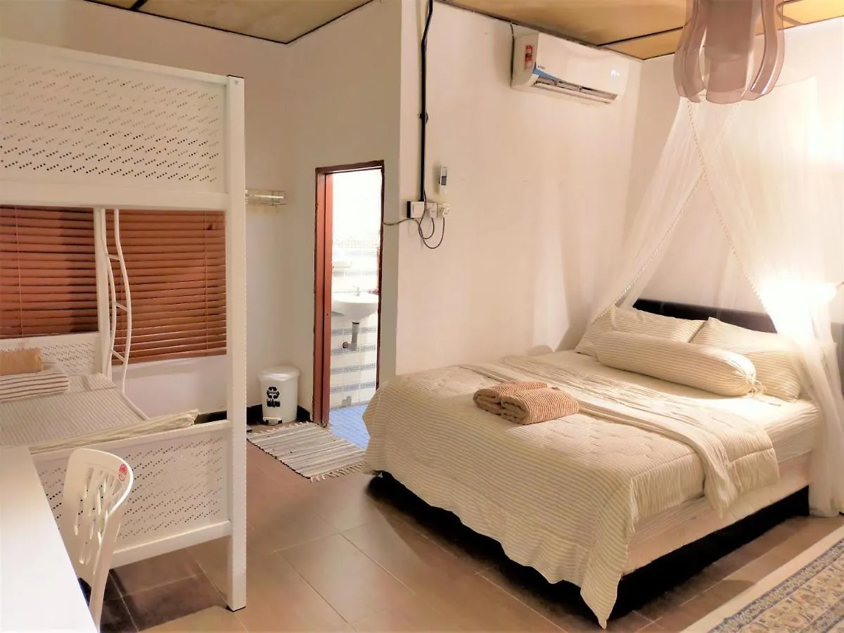 Dar Yasmine Motel Pantai Cenang  Ostello
