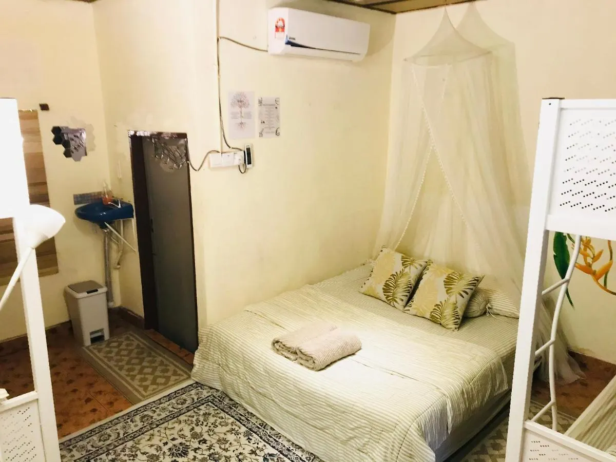 Dar Yasmine Motel Pantai Cenang  Ostello